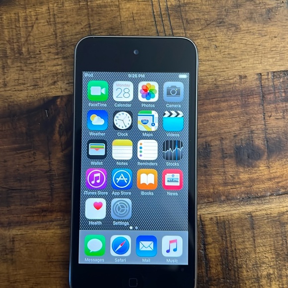 iPod touch $65 - Picture 1 of 8